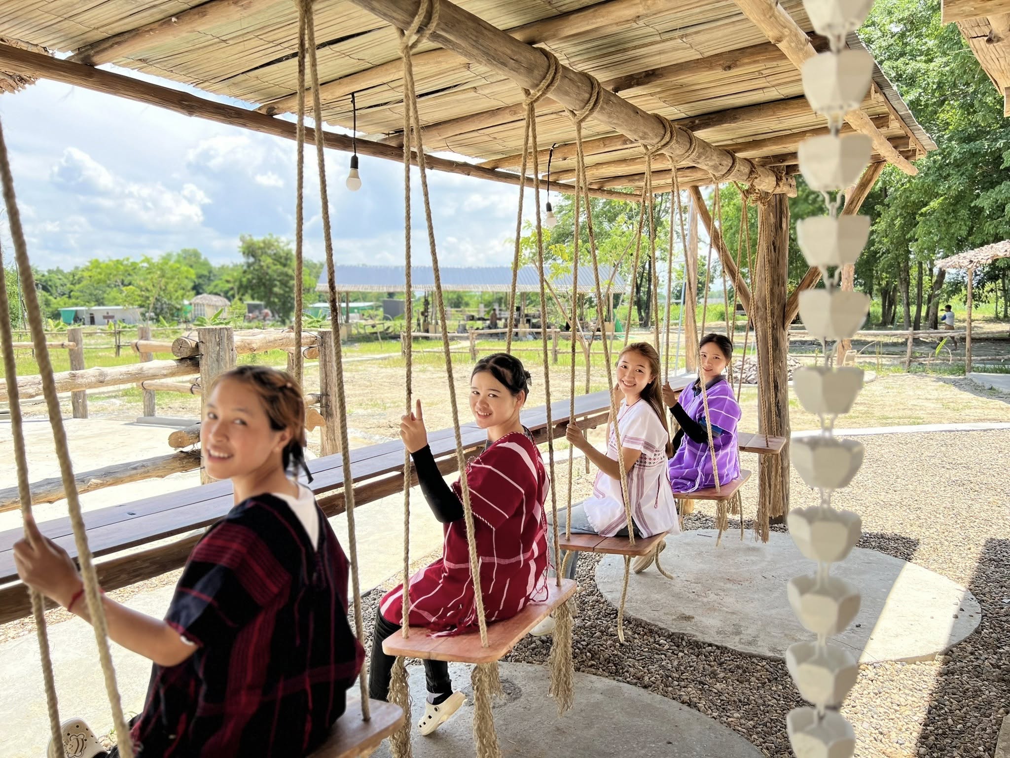 Pang Dee Dee For the Good Times with elephants in Chiangmai | ปาง ดี ดี เชียงใหม่